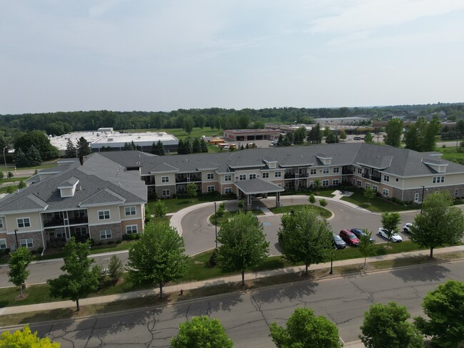 Stonebay Senior Living in Orono, MN - Building Photo - Building Photo