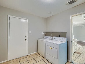 5934 Summer Fest Dr in San Antonio, TX - Building Photo - Building Photo