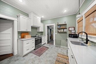 1104 N 8th Ave in Laurel, MS - Foto de edificio - Building Photo