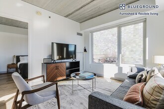 1350 Boylston St in Boston, MA - Foto de edificio - Building Photo