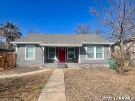 1035 W Wildwood Dr in San Antonio, TX - Building Photo