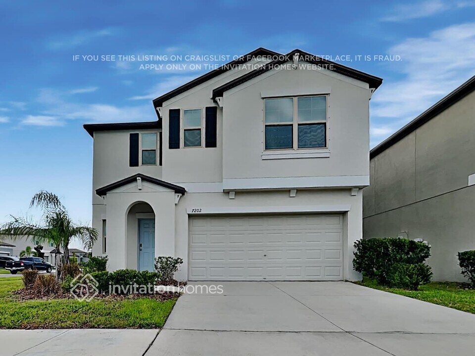 7202 Jenkins Vista Ct in Sun City Center, FL - Building Photo