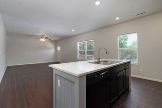 1345 E Cherry St in Springfield, MO - Building Photo - Building Photo