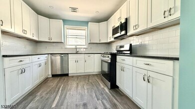 43 Carmen Ct in Newark, NJ - Building Photo - Building Photo
