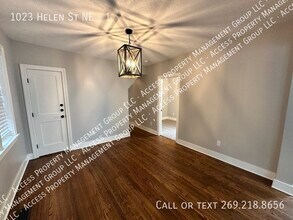 1023 Helen St NE in Grand Rapids, MI - Building Photo - Building Photo