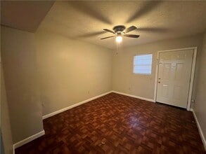 2222 Florida Ave in Kenner, LA - Building Photo - Building Photo