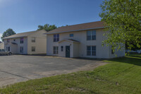 660 Greenwood St, Unit # 1 in Ishpeming, MI - Foto de edificio - Building Photo