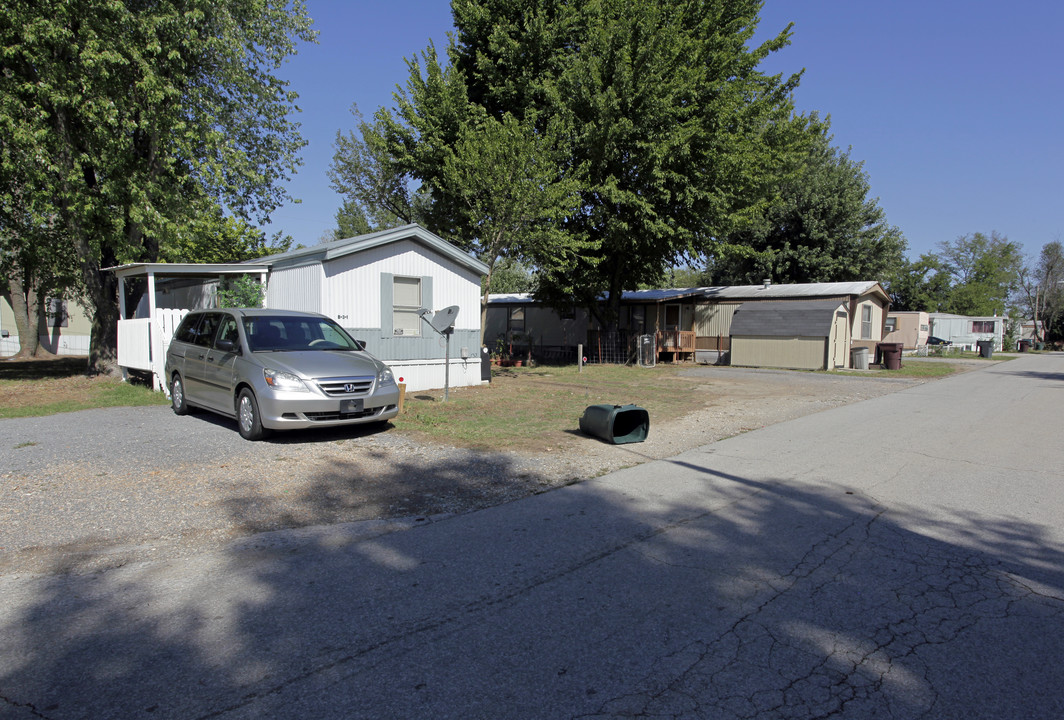 1103 Tahlequah St in Siloam Springs, AR - Foto de edificio