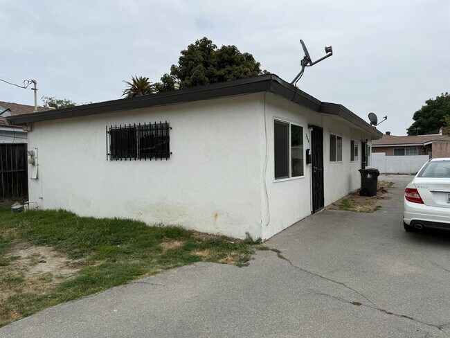 3640 Webster Ave in Long Beach, CA - Foto de edificio - Building Photo