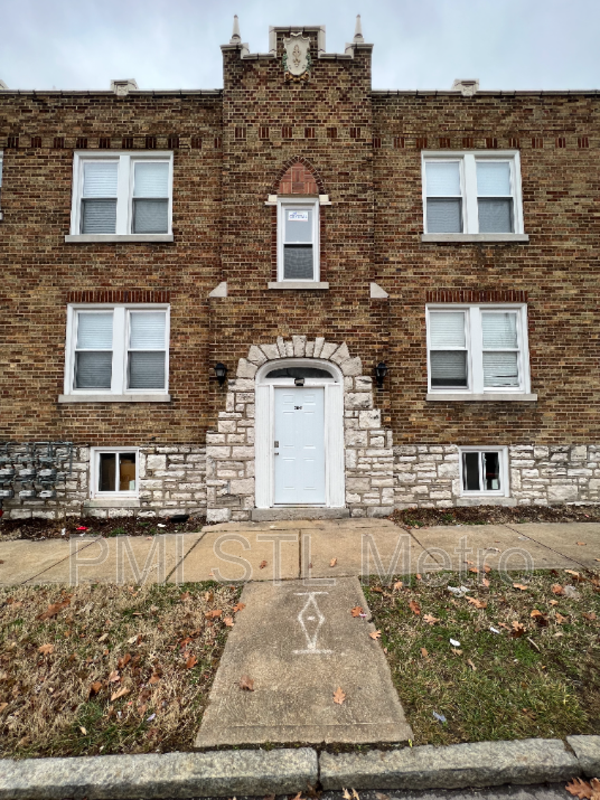 property at 3841 Gustine Ave