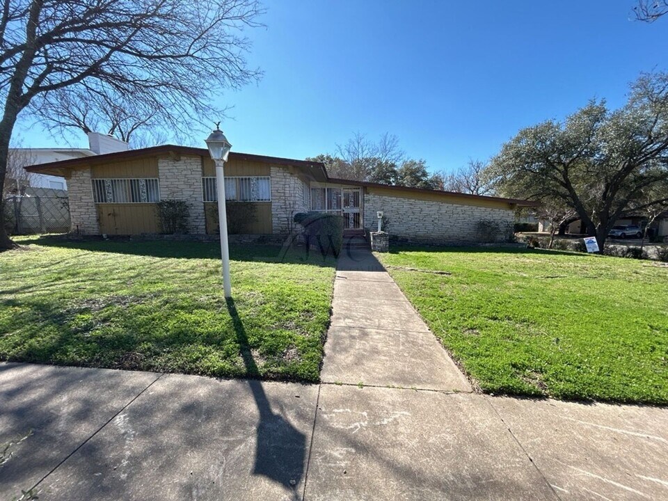 1814 Crestridge Dr in Killeen, TX - Building Photo