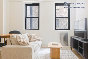 138 E 38th St in New York, NY - Building Photo