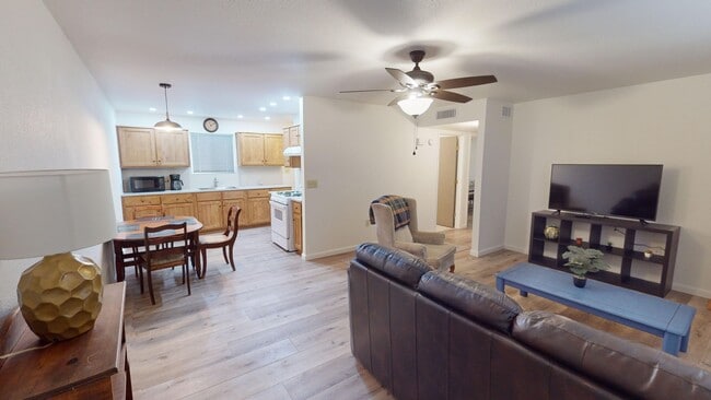 1521 S Granite St in Deming, NM - Building Photo - Building Photo