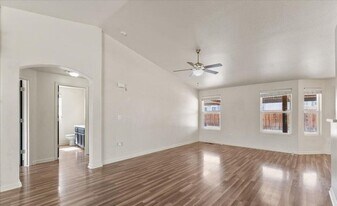 143 Prairie Ln in Fernley, NV - Building Photo