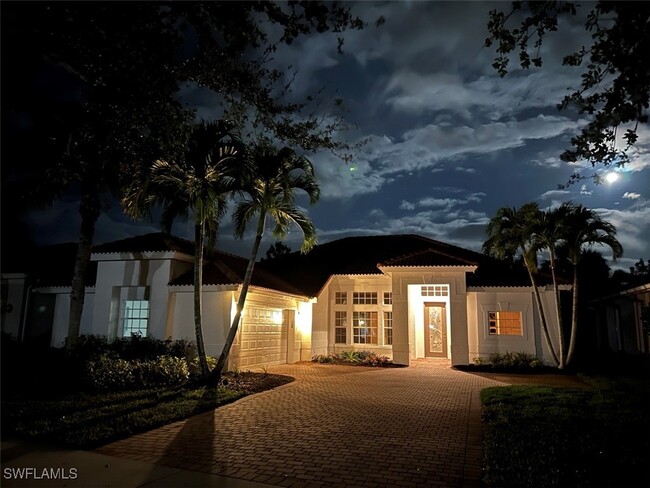 8920 Mustang Island Cir in Naples, FL - Foto de edificio - Building Photo