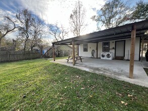 10438 Barnham St in Houston, TX - Building Photo - Building Photo