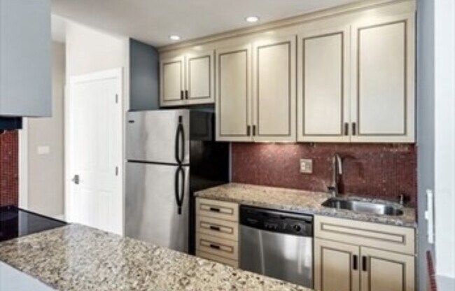 31 E Concord St, Unit 18 in Boston, MA - Building Photo - Building Photo