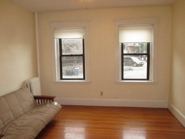 1127 Commonwealth Ave photo'