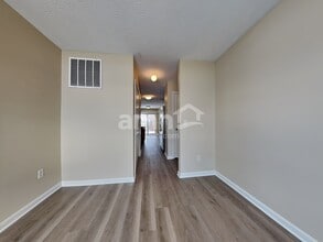 10024 Oriole Ct in Miamisburg, OH - Foto de edificio - Building Photo