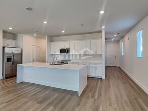 10450 Bar Hbr St in Las Vegas, NV - Building Photo - Building Photo