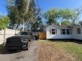 4833 College St in Jacksonville, FL - Building Photo