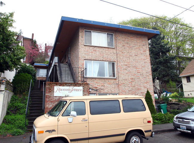 Ravenna Terrace in Seattle, WA - Foto de edificio - Building Photo