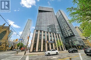 60 Shuter St in Toronto, ON - Building Photo