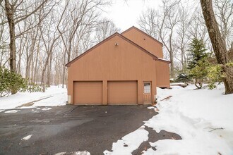 160 Floral St in Shrewsbury, MA - Building Photo - Building Photo