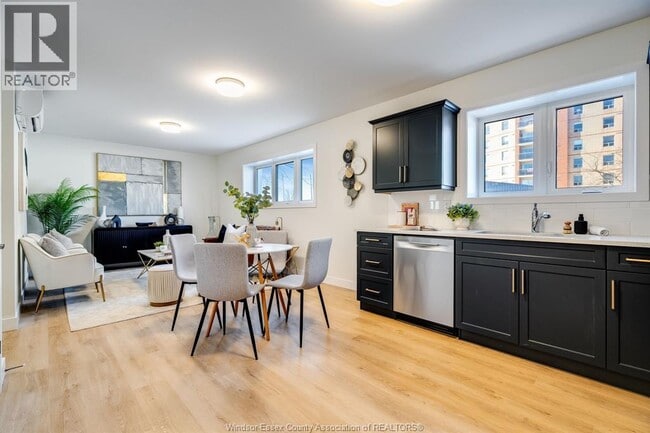 4 Bruce Ave in Leamington, ON - Building Photo - Building Photo