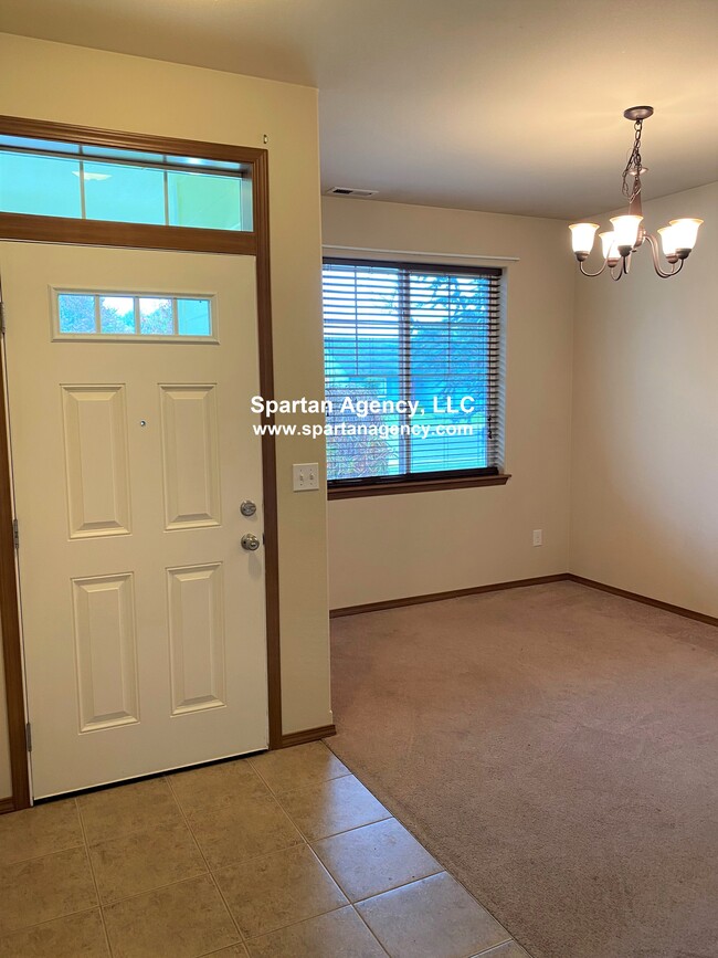 912 Grinnell Ave SW in Orting, WA - Building Photo - Building Photo