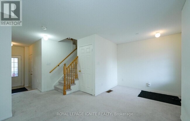 36 Camilleri Rd in Ajax, ON - Building Photo - Building Photo