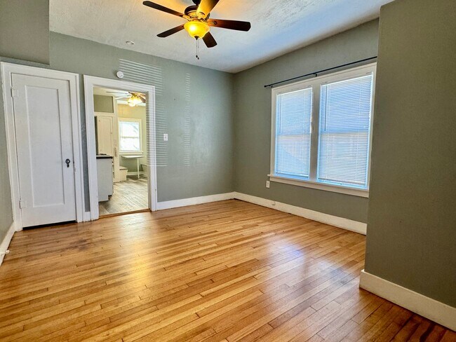 2105 14th St-Unit -1 in Lubbock, TX - Building Photo - Building Photo