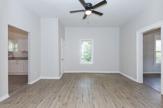 218 E Tinsley St in Griffin, GA - Building Photo - Building Photo