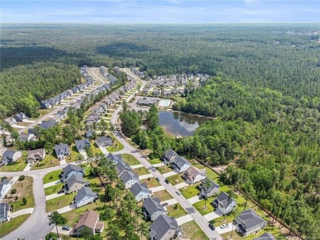 183 Falls Creek Dr in Spring Lake, NC - Building Photo - Building Photo