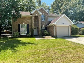 105 Barnsbury Ct in Raeford, NC - Building Photo