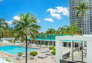 10275 Collins Ave, Unit 223 in Bal Harbour, FL - Building Photo - Building Photo