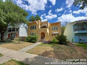 214 Funston Pl in San Antonio, TX - Building Photo