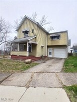 142 N Bridge St in Struthers, OH - Building Photo