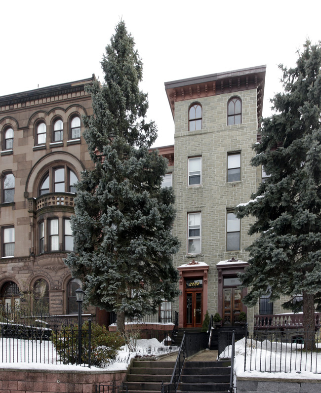 2222 Green St in Philadelphia, PA - Foto de edificio - Building Photo