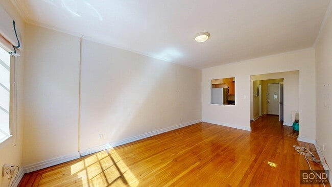 property at 17 E 67th St