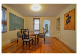 204 Norfolk St, Unit J-6 in Cambridge, MA - Foto de edificio - Building Photo