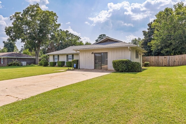 304 Melbourne Dr in Enterprise, AL - Building Photo - Building Photo