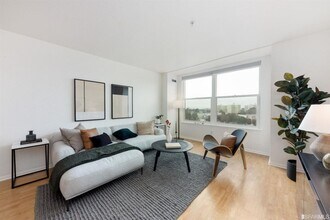 8200 Oceanview Terrace in San Francisco, CA - Building Photo - Building Photo