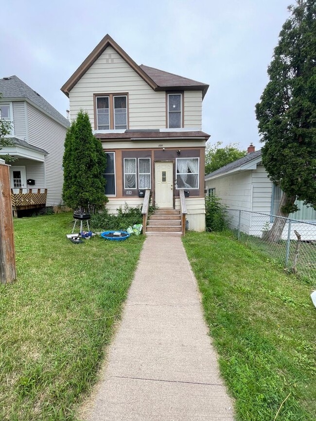 property at 504 N 2nd Ave E