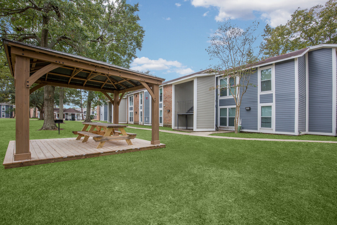 The Villas at Stone Creek (Longridge LLC) in Baton Rouge, LA - Foto de edificio