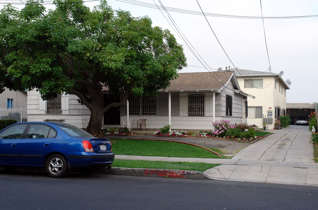 523 Venice Way in Inglewood, CA - Building Photo