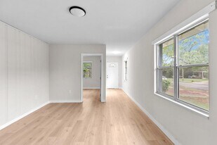 725 40th Pl in Fairfield, AL - Building Photo