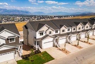 2722 Blue Dawn Ln in Saratoga Springs, UT - Building Photo - Building Photo