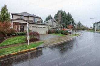 13386 SE Highpointe St in Clackamas, OR - Building Photo - Building Photo