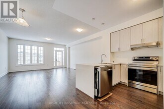 30 Tremoy Rd in East Gwillimbury, ON - Building Photo - Building Photo